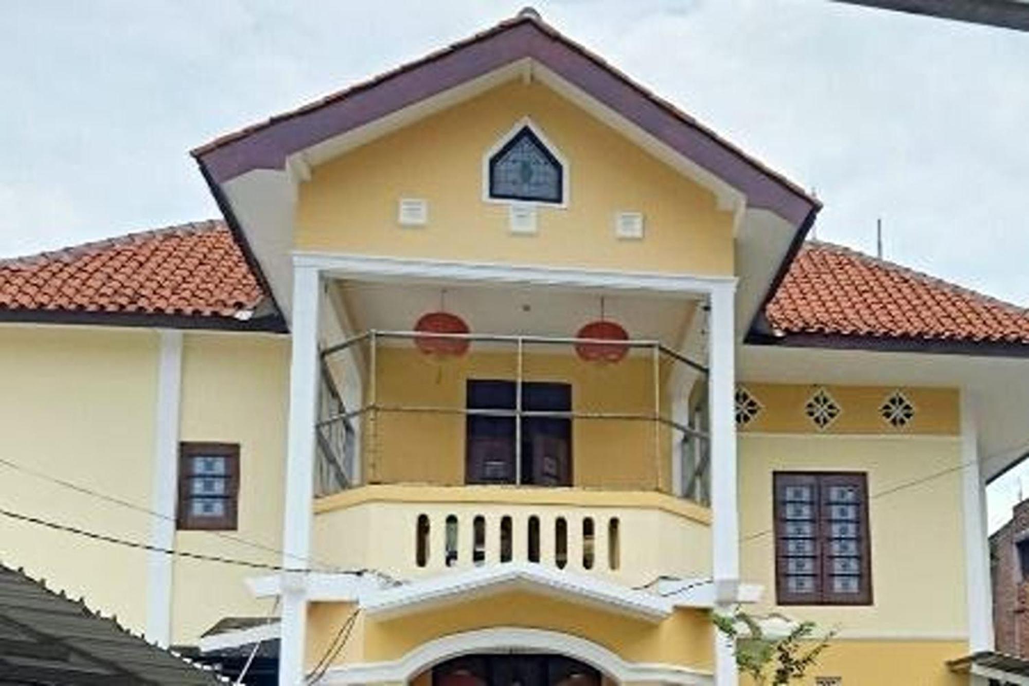 Kost 48 Surabaya Exterior foto